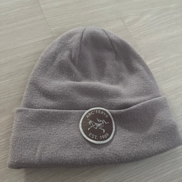 아크테릭스 버드 패치 비니