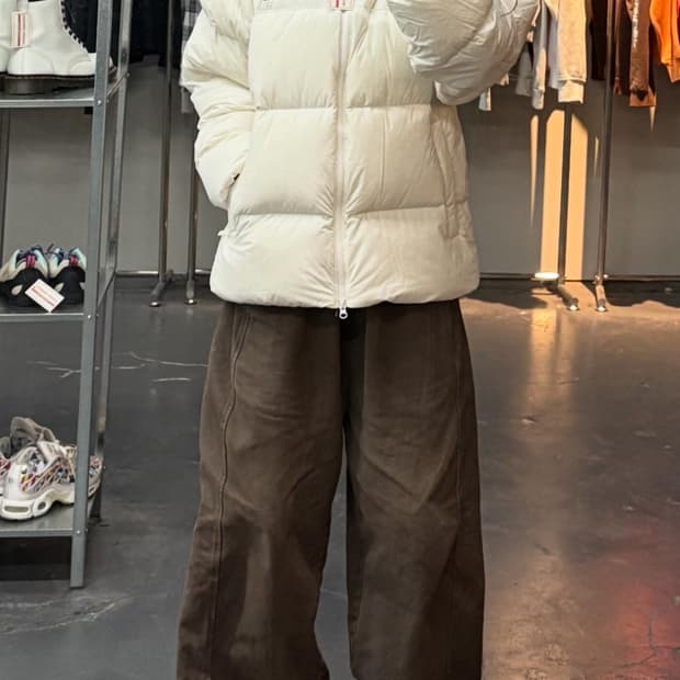 노스페이스 눕시 온 볼 아이보리 패딩 A3386