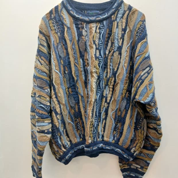 쿠지 LIMNOS 빈티지 3D 케이블 니트