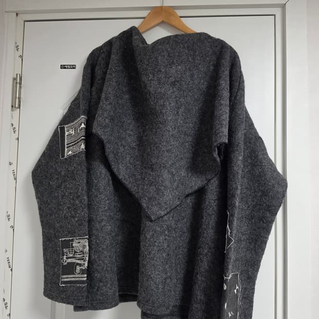 Minus 스카프 스웨터