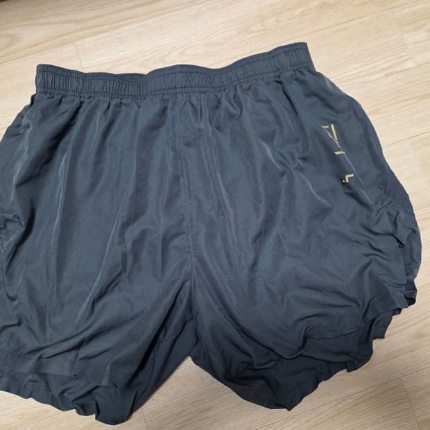 2XU 러닝 쇼츠 L 챠콜 (속바지 O, 총장 40cm)