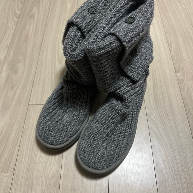 (240) 어그 카디 부츠 그레이