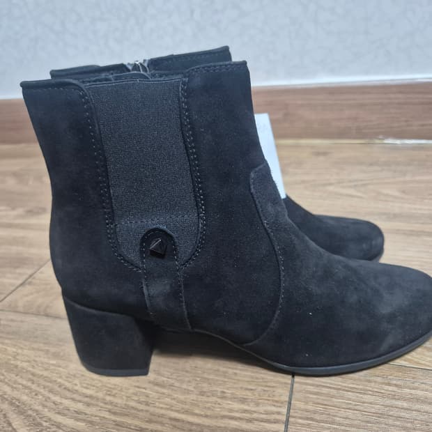 Geox 여성 스웨이드 앵클 부츠 235mm