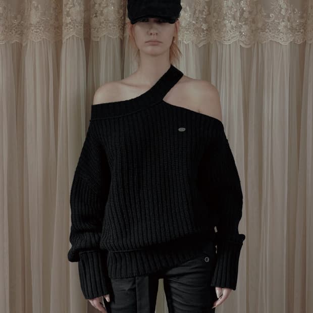 보헤미안서울 컷아웃 니트 블랙