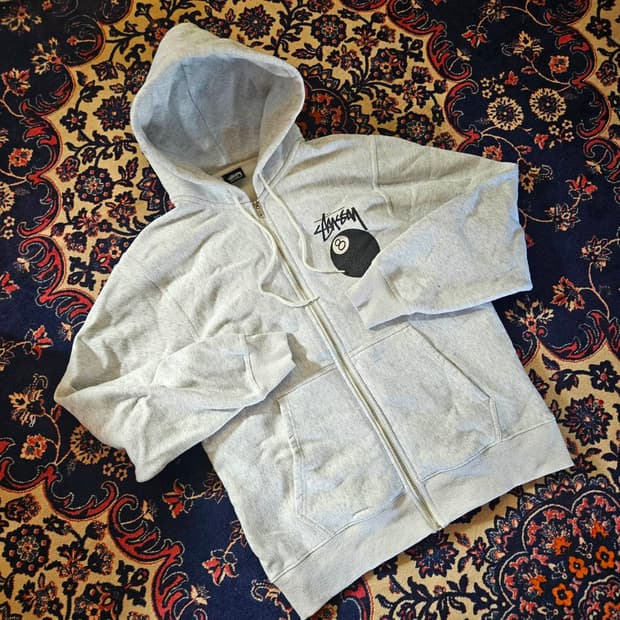 스투시(Stussy) 8볼 후드집업
에쉬헤더
M size