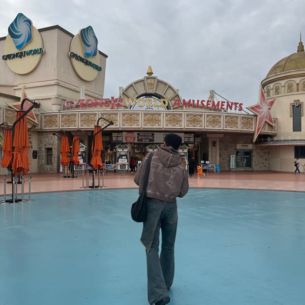 아필럭키 크롭 후디