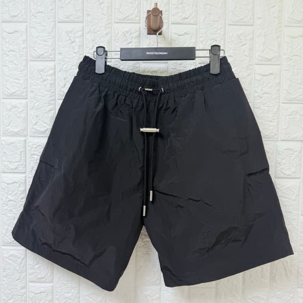 우영미 블랙 쇼츠 (48 4장일괄 구매시 이상품 드립니다)