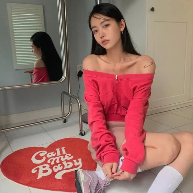 페일제이드 피그먼트 크롭 맨투맨 핑크 레드