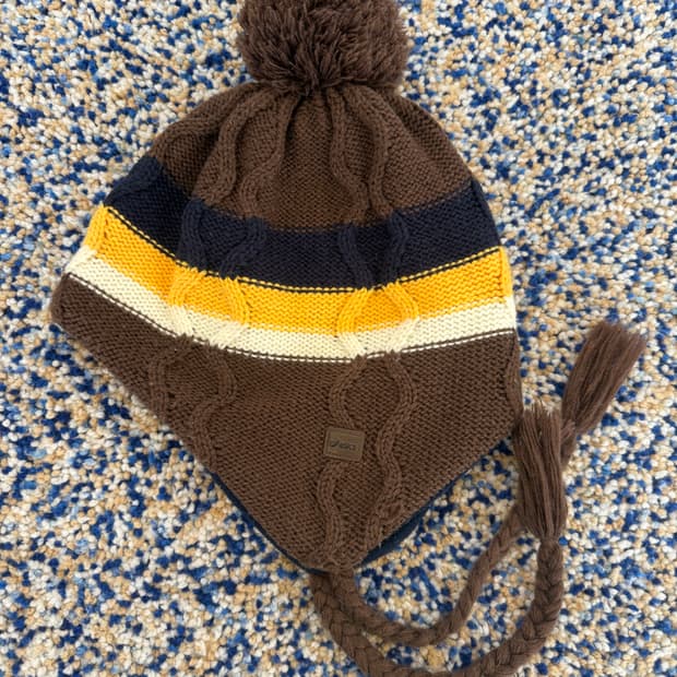 아식스 이어플랩 비니