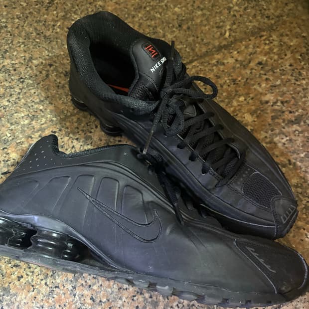 W290) 나이키 샥스 r4 블랙