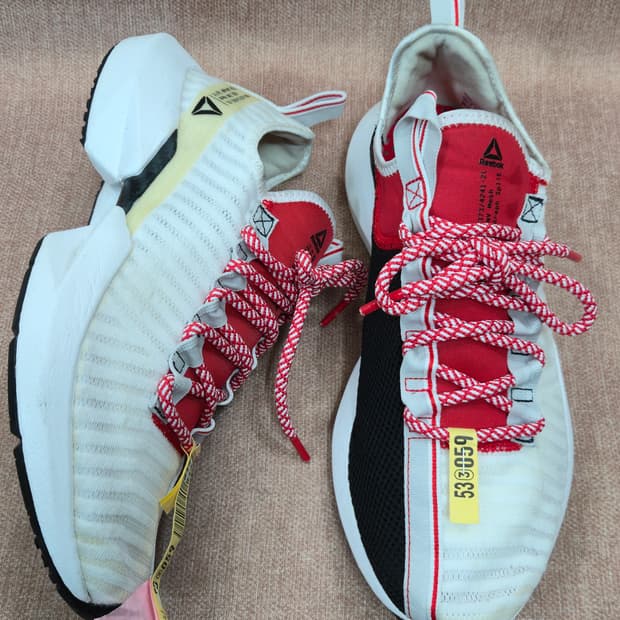 리복 280mm- 솔 퓨리 미스매치 화이트/레드 운동화 세탁완료