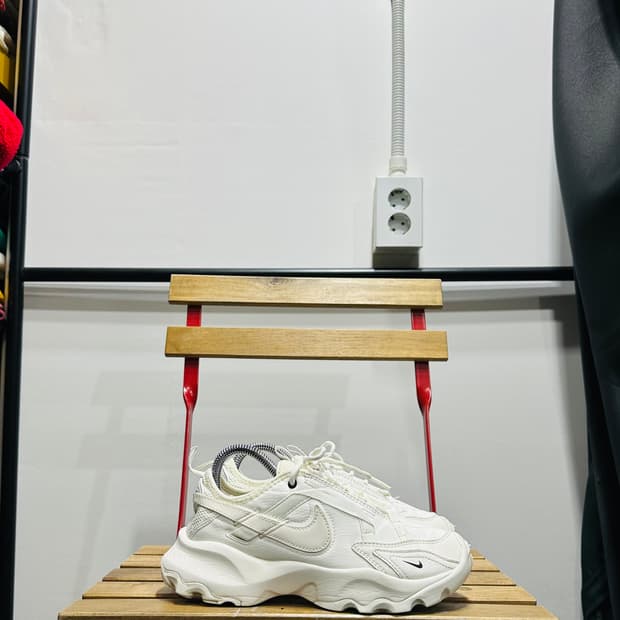 235) 나이키 운동화 여성 여자 신발 TC 7900 세일