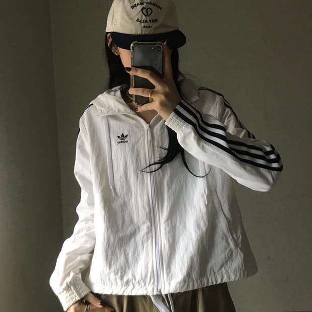 아디다스 흰검 바람막이