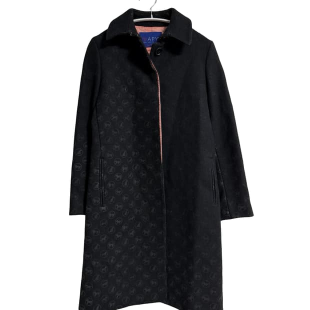 베이프 에이피 에니멀 패턴 코트