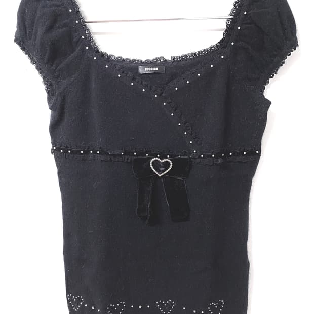 일브 블랙 비즈 하트 벨벳 리본 로걀탑