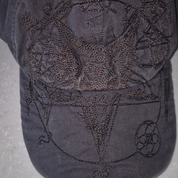 에모스탠스클럽 초판 로고 캡