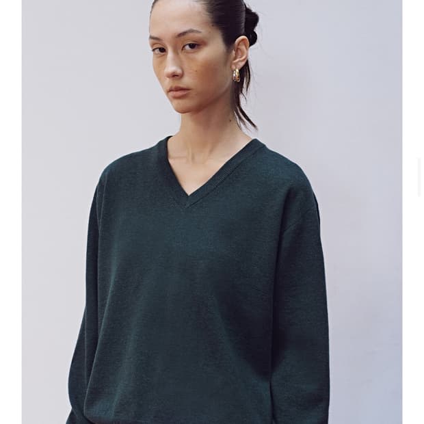 Vanrohe 반로에 울 브이넥 니트 다크그린