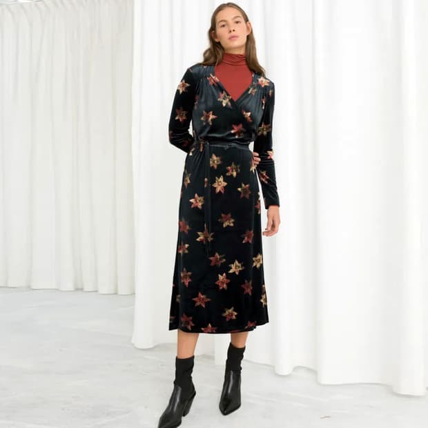 앤아더스토리즈(& Other Stories) 플로럴 벨로아 랩원피스 55