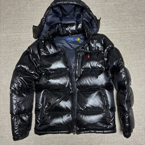 폴로 유광 패딩