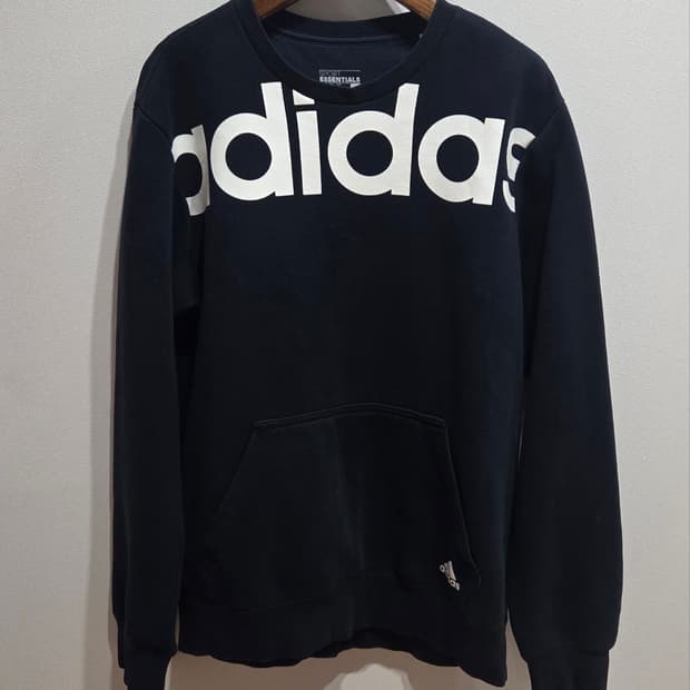 아디다스 에센셜 빅로고 검정 맨투맨