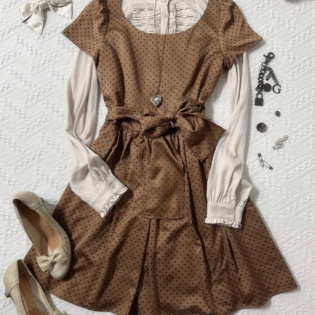 도트 패턴 세미 글로시 원피스