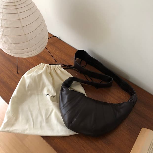 르메르 크루아상백 스몰 다크초코