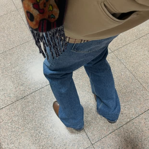 25FW 레귤러핏 진 - 2010M (사연이 있는 개꿀매.. ㅠㅠㅠ)