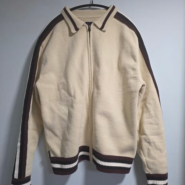 디스이즈네버댓 아이보리 집업가디건