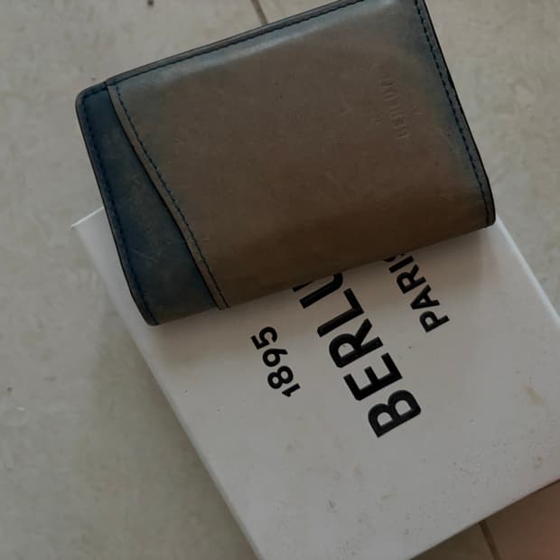 벨루티 폴딩 카드지갑 