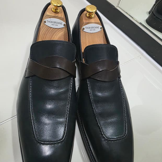 톰포드 엘칸 트위스트 로퍼 10사이즈 판매합니다.