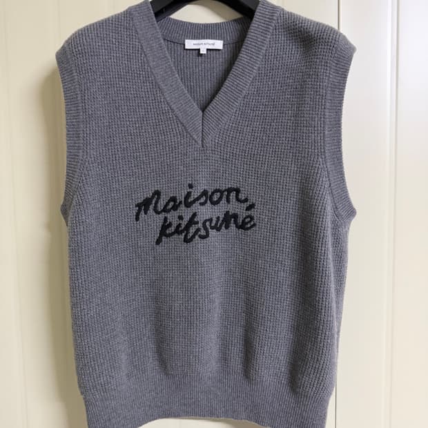 메종 키츠네 핸드라이팅 오버사이즈 V넥 니트 베스트 L