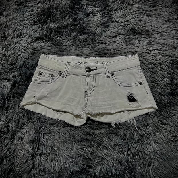 블랙스티치 데미지 화이트 숏 팬츠 