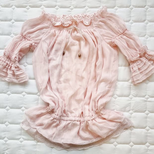 프릴 오프숄더 튜닉