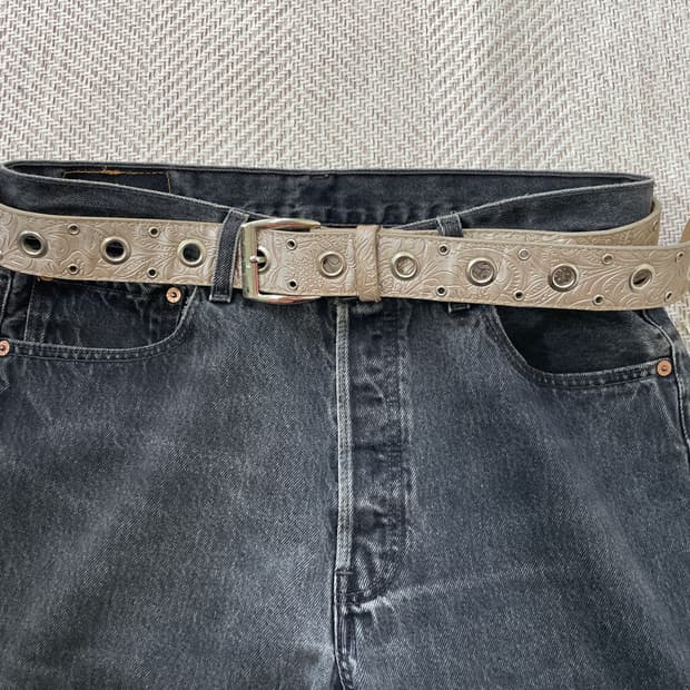 빈티지 페이즐리 엠보 아일렛 레더 벨트