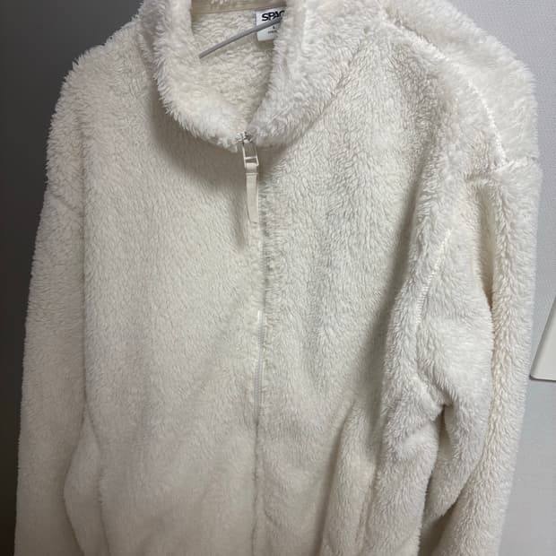 소라노 화이트 후리스