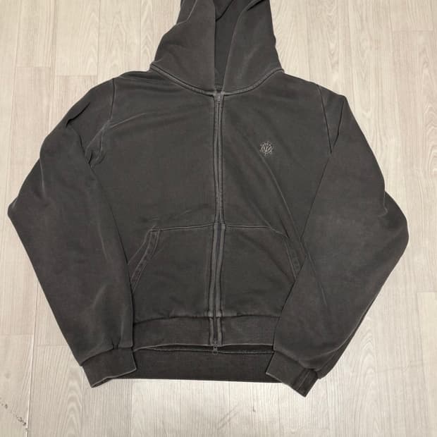 이니어 후드집업