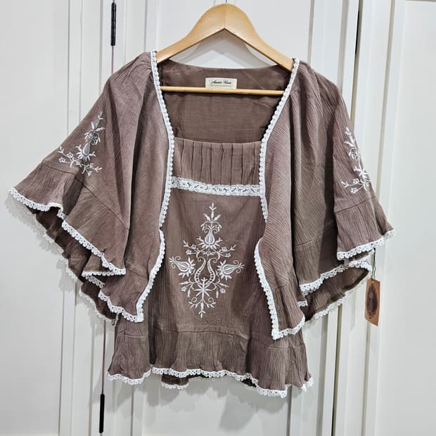 케이프디자인 블라우스