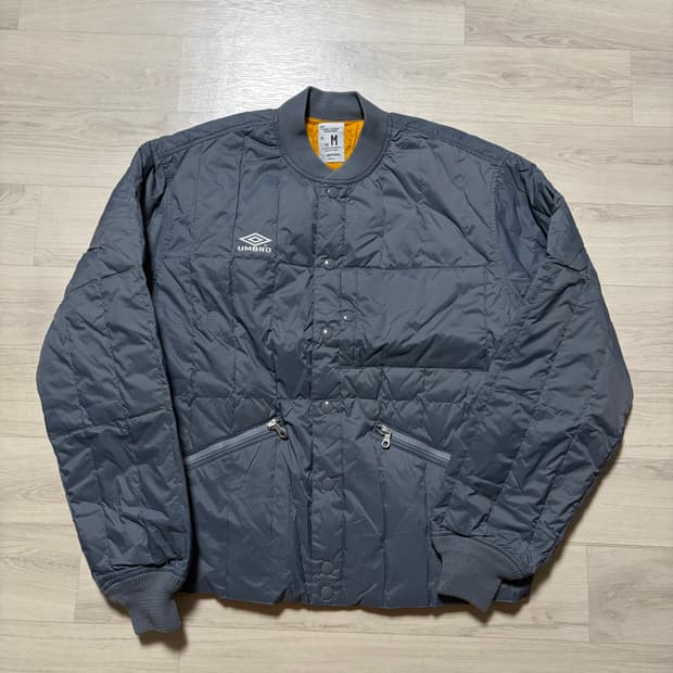 스펙테이터x엄브로 서바이벌 자켓 그레이 M사이즈 판매