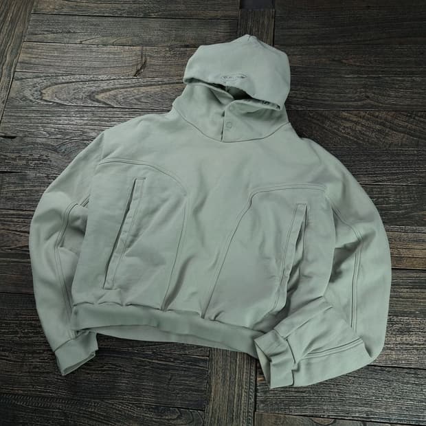 [그래일즈] 하이넥 오버사이즈 크롭 지오메트리 후드티 M18272