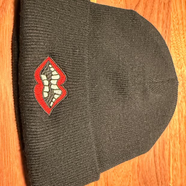 크롬하츠 매티보이 입술 비니