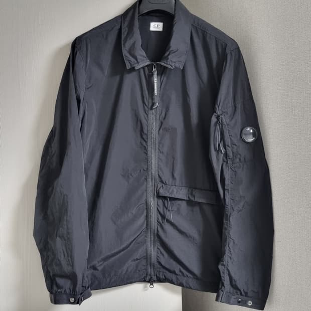 cp컴퍼니 크롬 바람막이