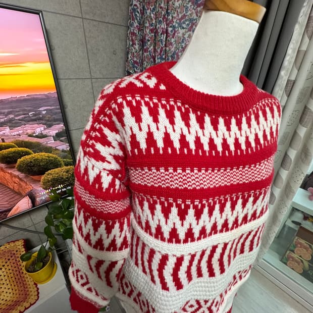 레드&아이보리 노르딕패턴 니트 스웨터