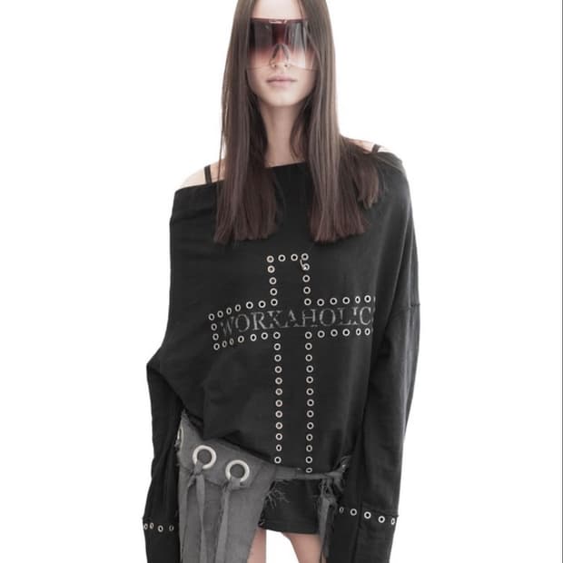 Kimyo CROSS PIERCING BATWING TEE IN DARK