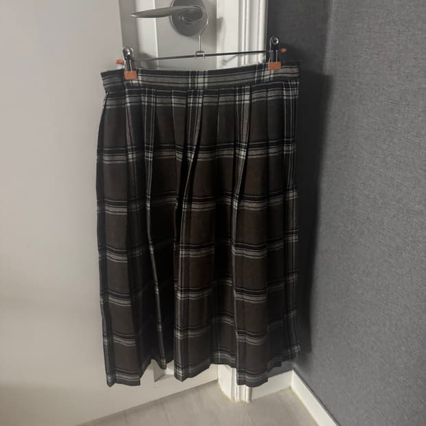 Check pattern chin skirt