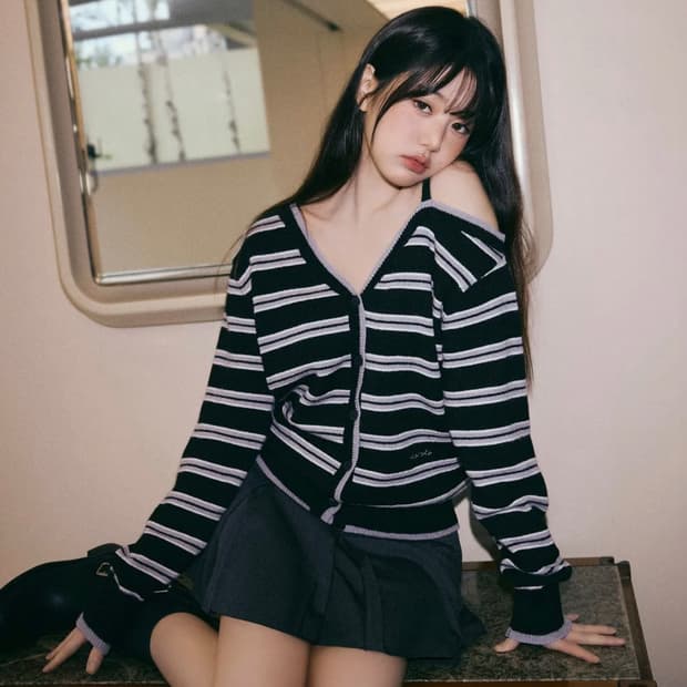 로라로라 오프숄더 가디건 Black 