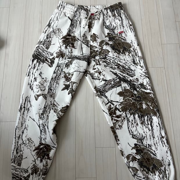 슈프림 스몰 박스 스웨트팬츠 스노우 카모