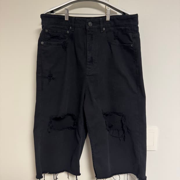 [S] BALENCIAGA 발렌시아가 디스트로이드 데님 쇼츠 블랙
