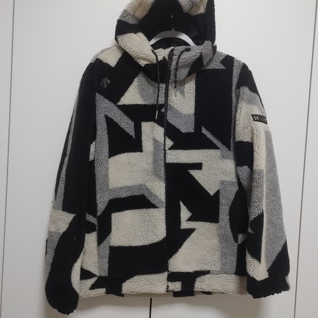 데상트   스피릿 셰르파 플리스 자켓  -L사이즈