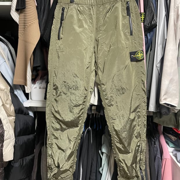 [m] 18fw 스톤아일랜드 나일론메탈 팬츠 올리브 카키