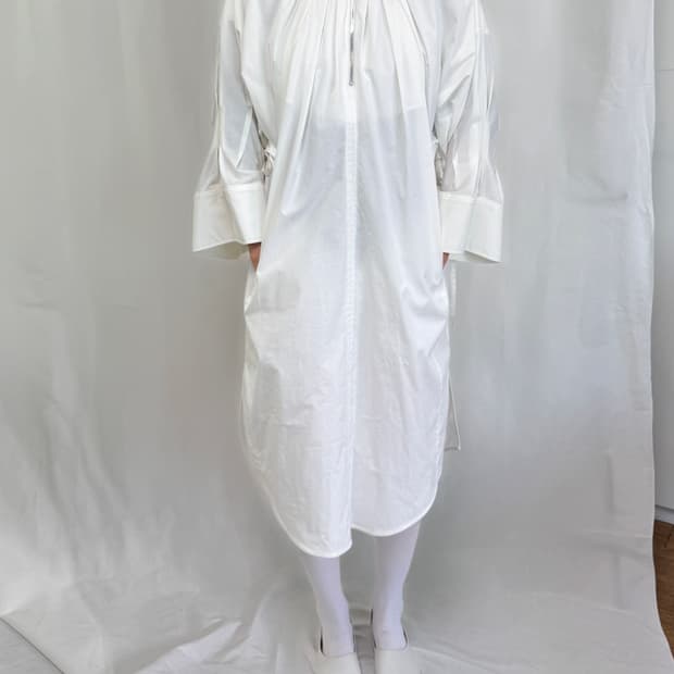 렉토 화이트 셔츠 원피스 